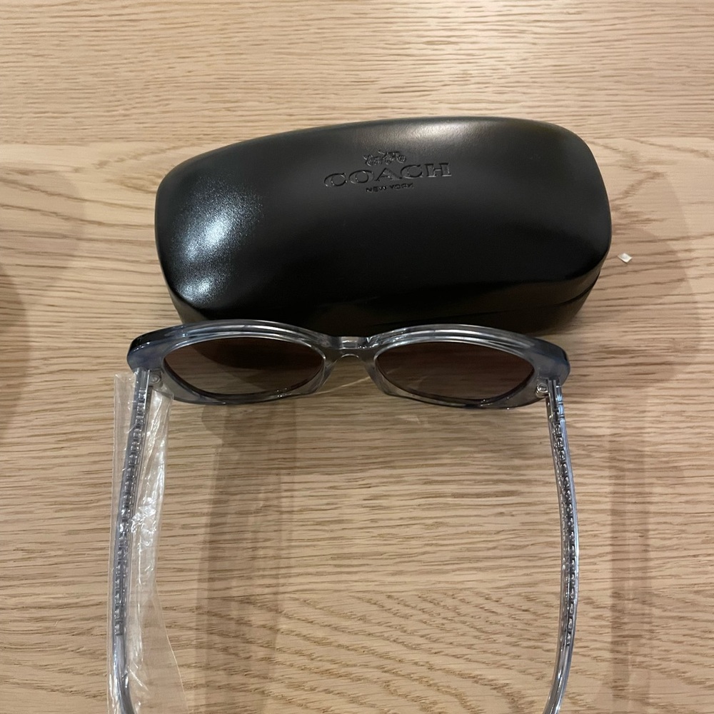 Coach sunglasses for women - Picture 4 of 5